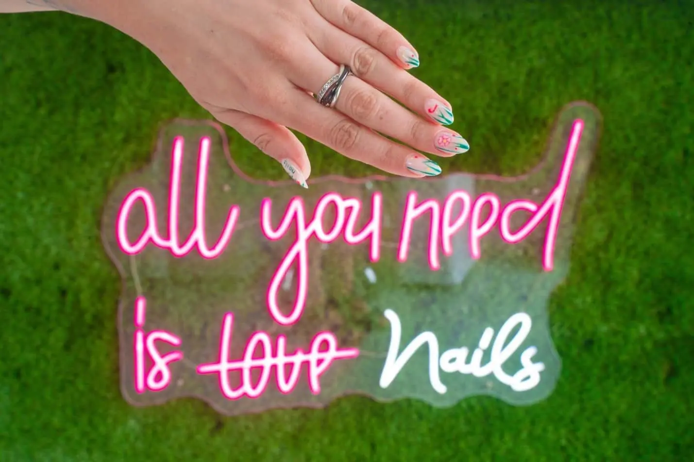 nail artist santa monica